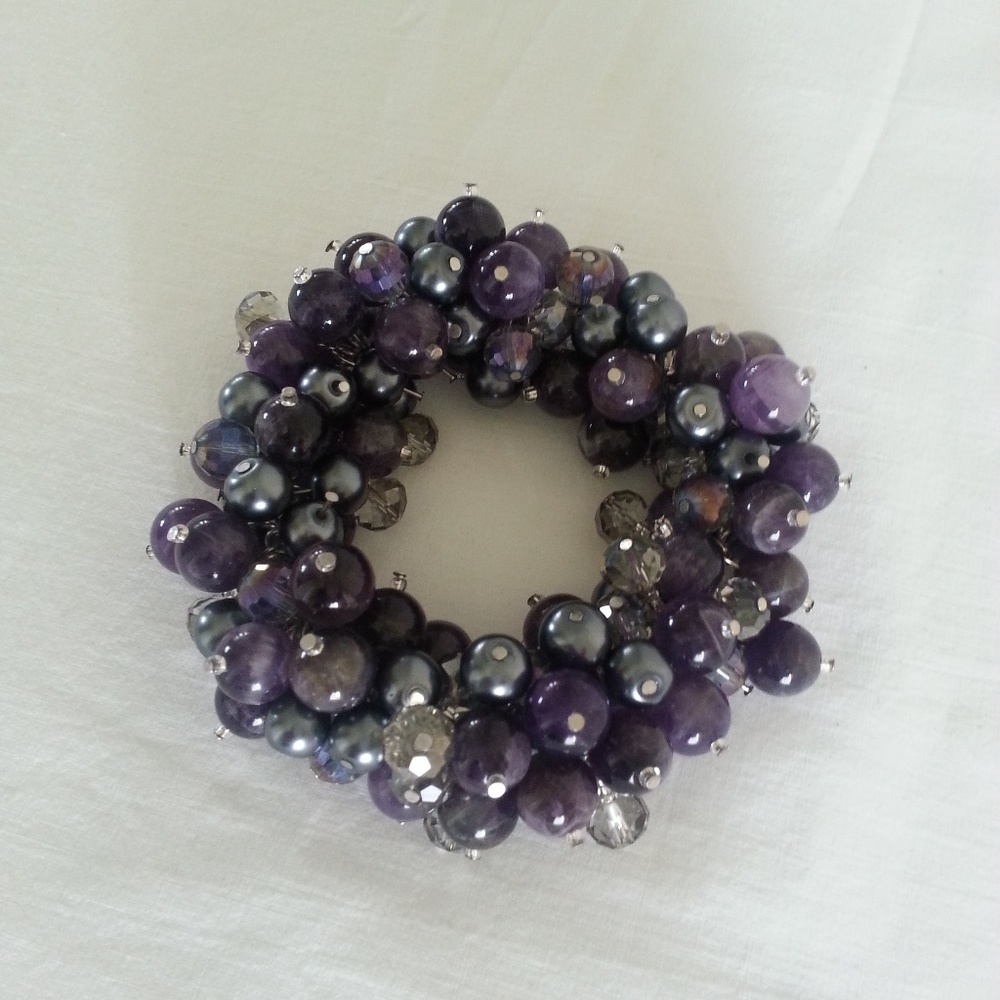 Cluster stretch bracelet